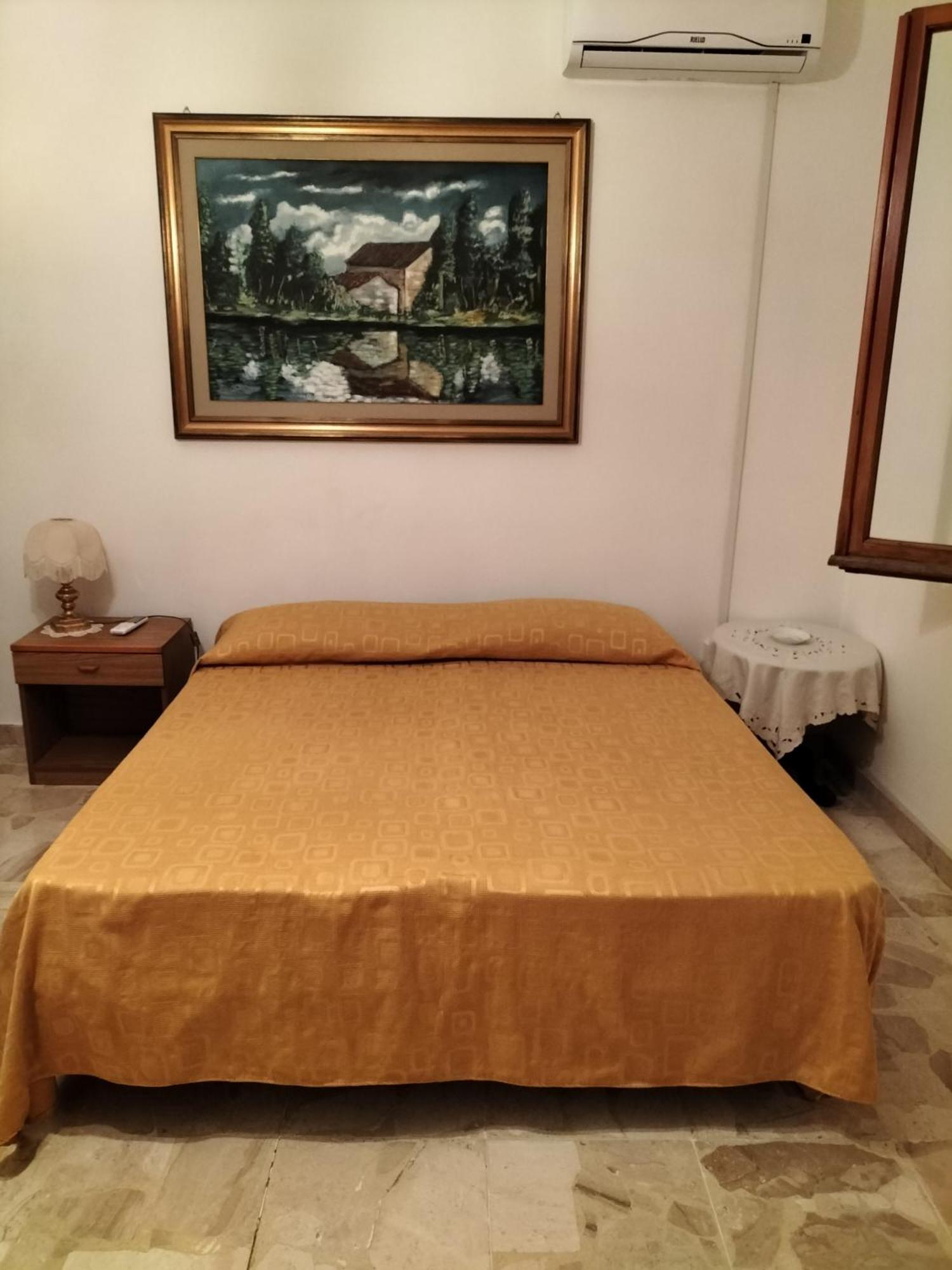 بيسكيناس B&B Anna الغرفة الصورة